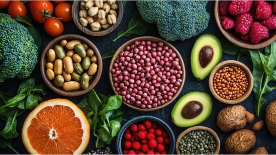 فيتامين ب12: مكون أساسي للحفاظ على صحة الجسم ووظائف الدماغ