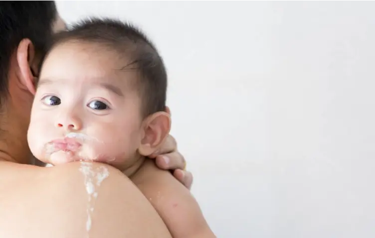 الارتجاع عند الرضع: فهم الظاهرة وأساليب التعامل معها بشكل آمن