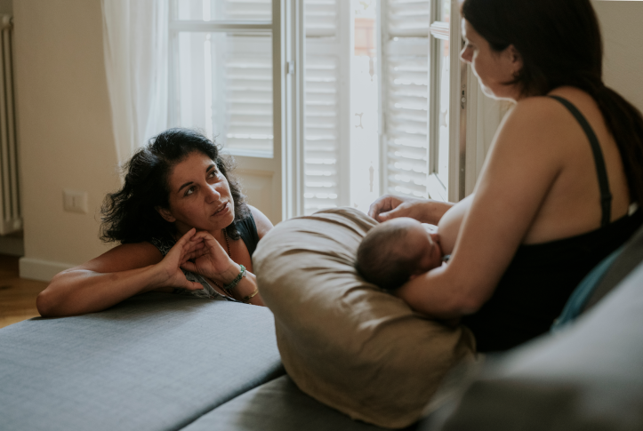 الرضاعة الطبيعية: مرآة علمية حديثة وتطورات مستقبلية في صحة المرأة والطفل