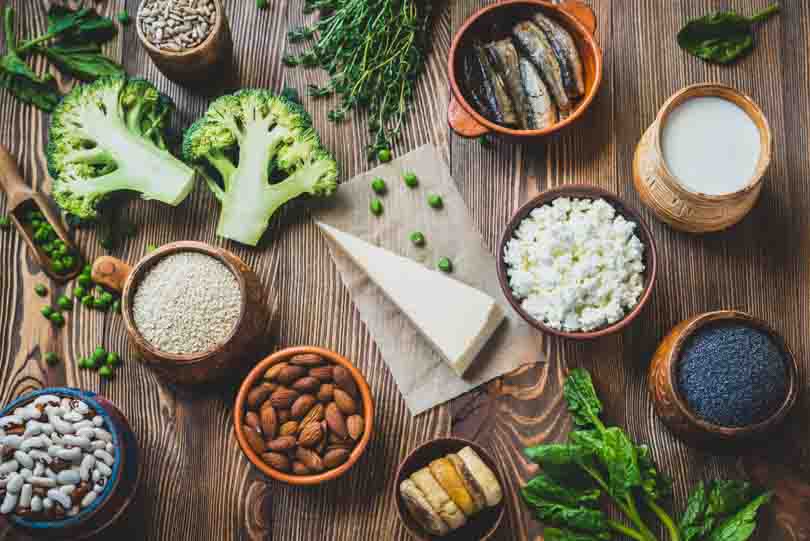 الكالسيوم: عنصر الحياة وأسّرار الصحة العظمية والوظيفية