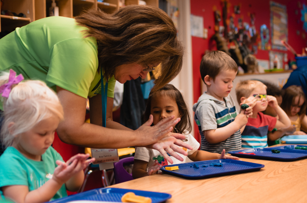 تحفيز نمو الدماغ لدى الأطفال: استراتيجية متكاملة لبناء مستقبل صحي