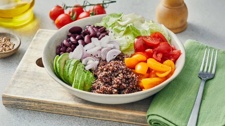 وجبات صحية سريعة: الحل الأمثل لأسلوب حياة نشيط ومتوازن