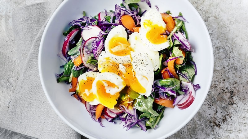 حمية منخفضة الكربوهيدرات: دليلك الشامل للبدء بأسلوب حياة صحي