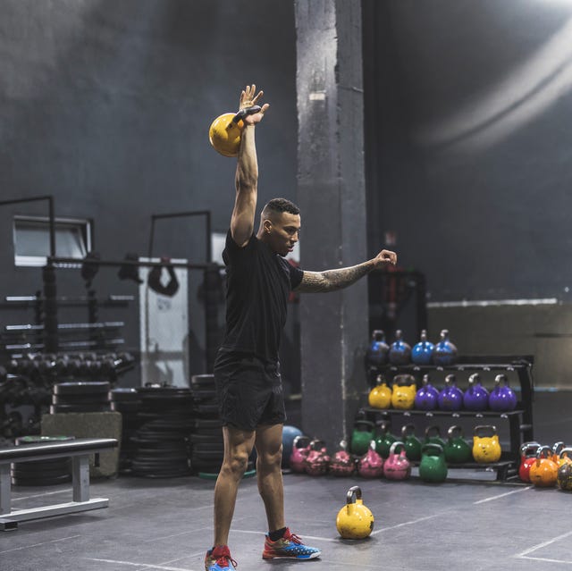 برنامج تمرين أسبوعي لصحة الرجل: منهج متوازن لتعزيز اللياقة والصحة العامة