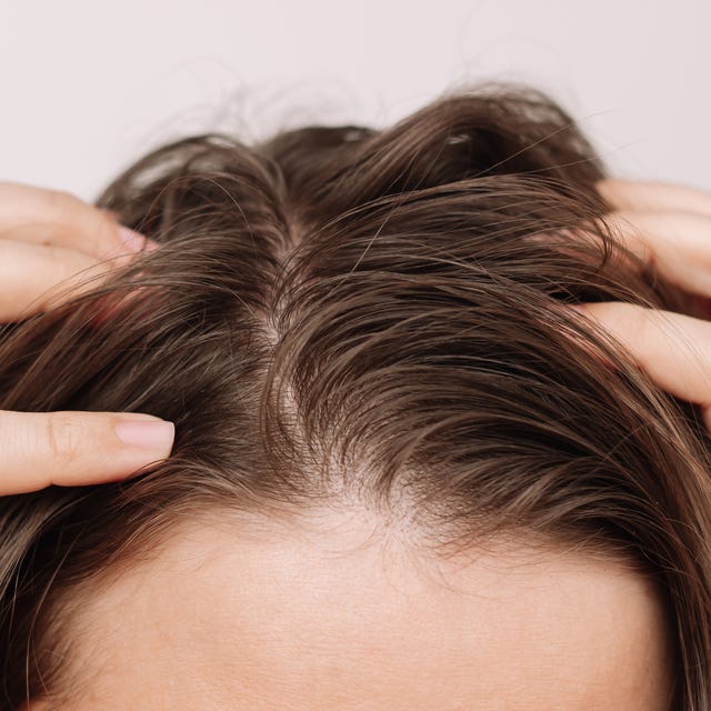 العناية بالشعر: دليلك الشامل لصحة شعر مثالية في عالم المرأة