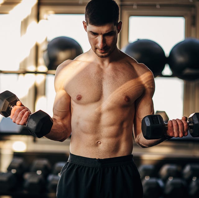تمارين المقاومة للرجال: أسلوب حياة متكامل لتعزيز الصحة والأداء الجسدي