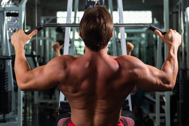 بناء العضلات: دليلك الشامل لتحقيق قوة ولياقة بدنية مثالية