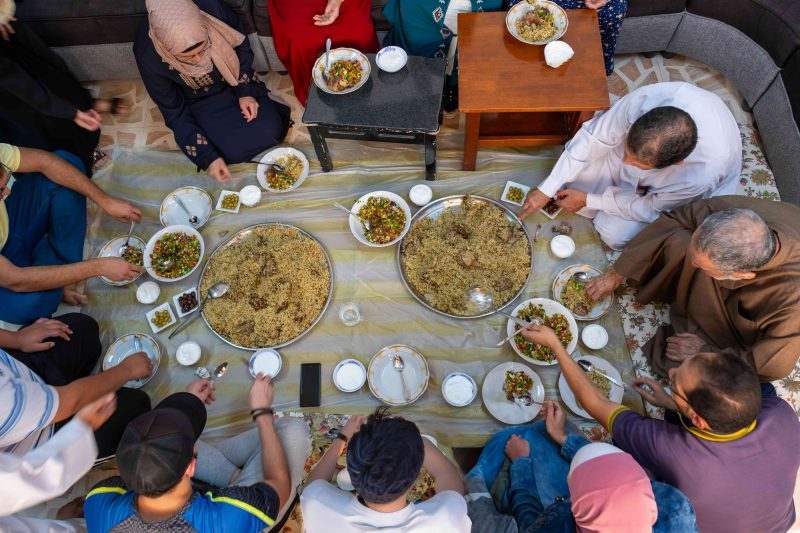 خطة غذائية وتمارين للحفاظ على العضلات وخسارة الدهون أثناء رمضان