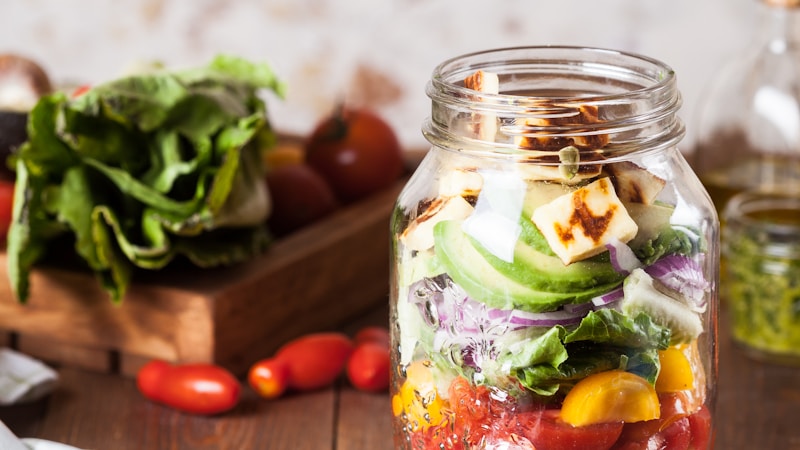 القولون العصبي: فهم شامل وآليات التداخل مع نمط الحياة