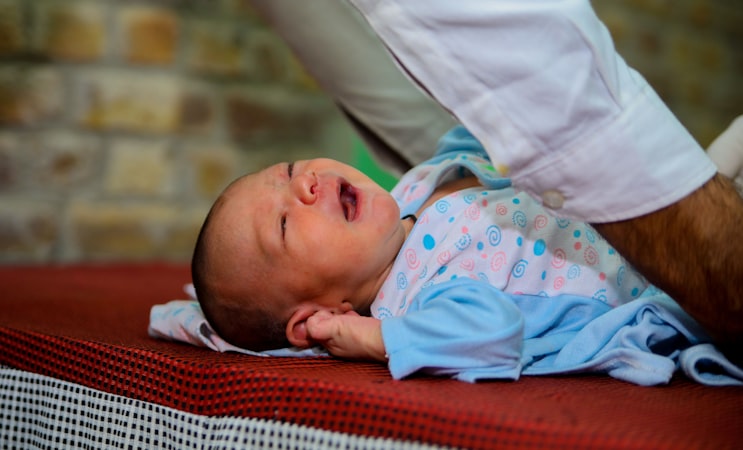 الإسهال عند الأطفال: دليل شامل لفهم الأسباب، الأعراض، والعلاج