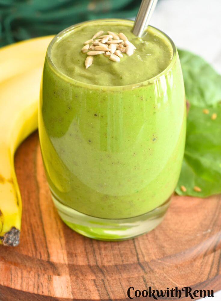 السموذي الأخضر بالسبانخ والأفوكادو