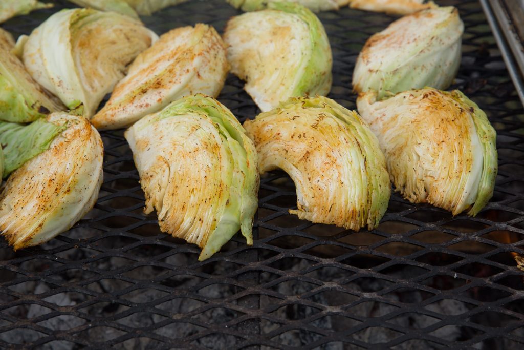 الملفوف المشوي بالليمون والثوم