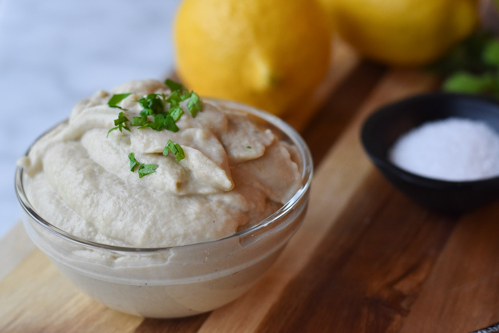 سمك مشوي مع صلصة الطحينة والليمون لمرضى السكري