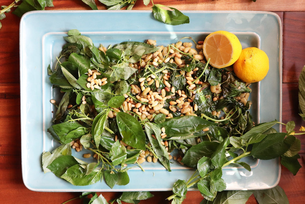 الملوخية الصحية المغلية مع الليمون والثوم