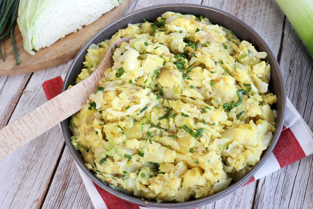 فطيرة الكرنب والبطاطا المخبوزة الصحية