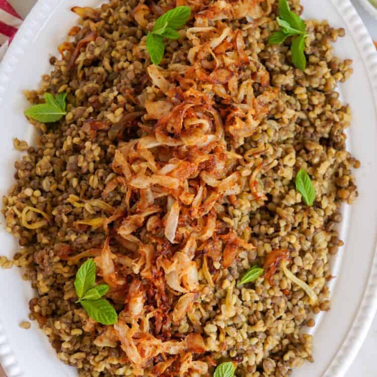 مجدرة برغل وعدس صحية وسهلة على الطريقة التقليدية