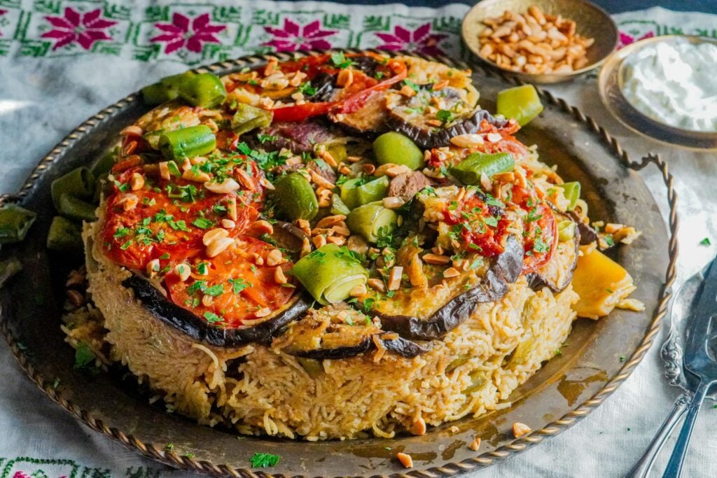 سلطة الفول والبقدونس والطماطم الصحية لقلب سليم