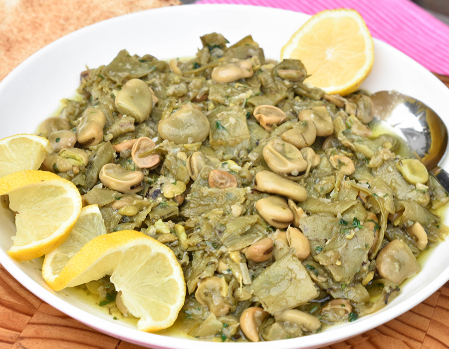 فول مدمس بزيت الزيتون والليمون