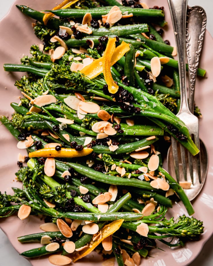 فاصوليا خضراء صحية بالليمون واللوز المحمص — سهل ولذيذ