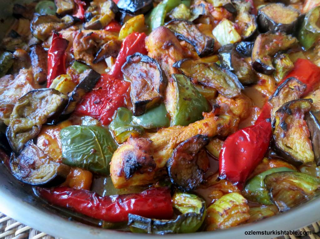 كباب الدجاج المشوي مع الباذنجان المشوي الصحي