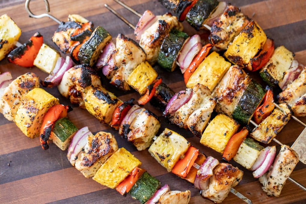 كباب الدجاج المشوي مع الخضروات الصحية لمرضى السكري