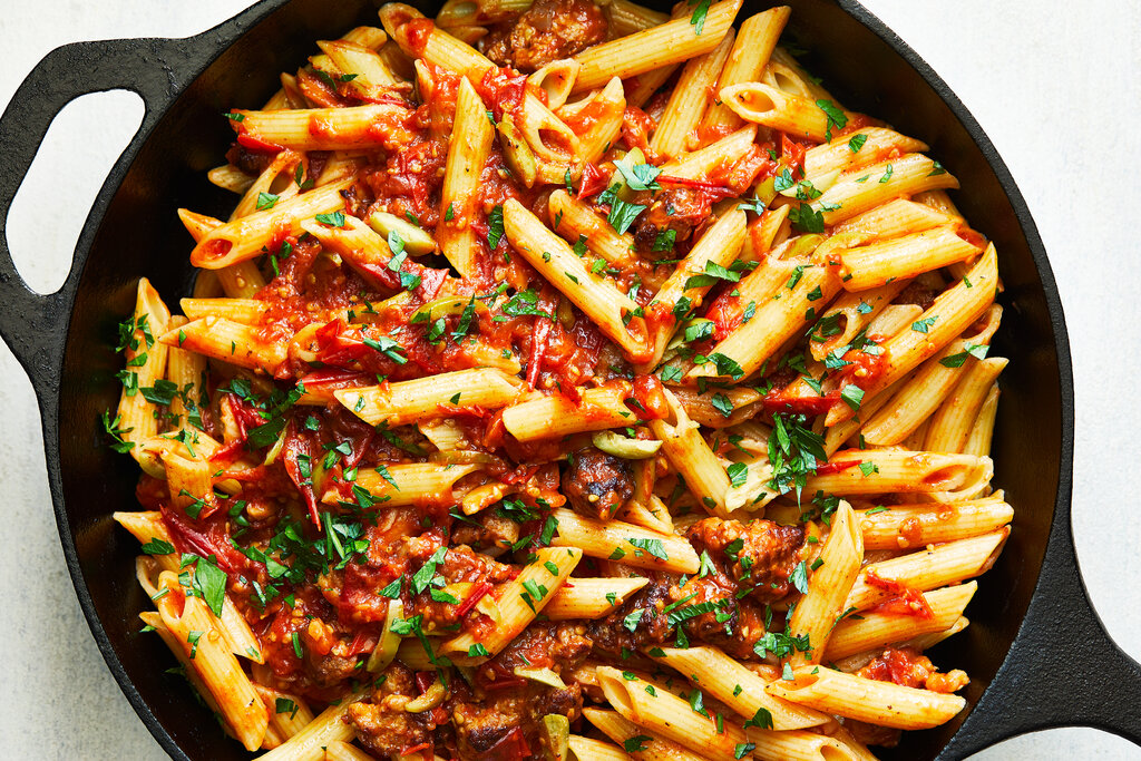 كفتة صحية من اللحم الخالي من الدهون مع صلصة الطماطم