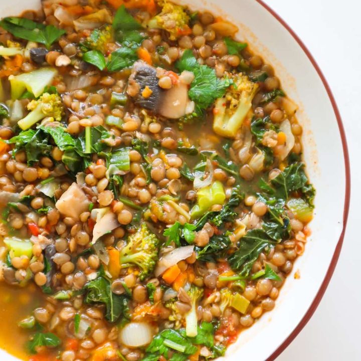 شوربة العدس والخضروات الصحية