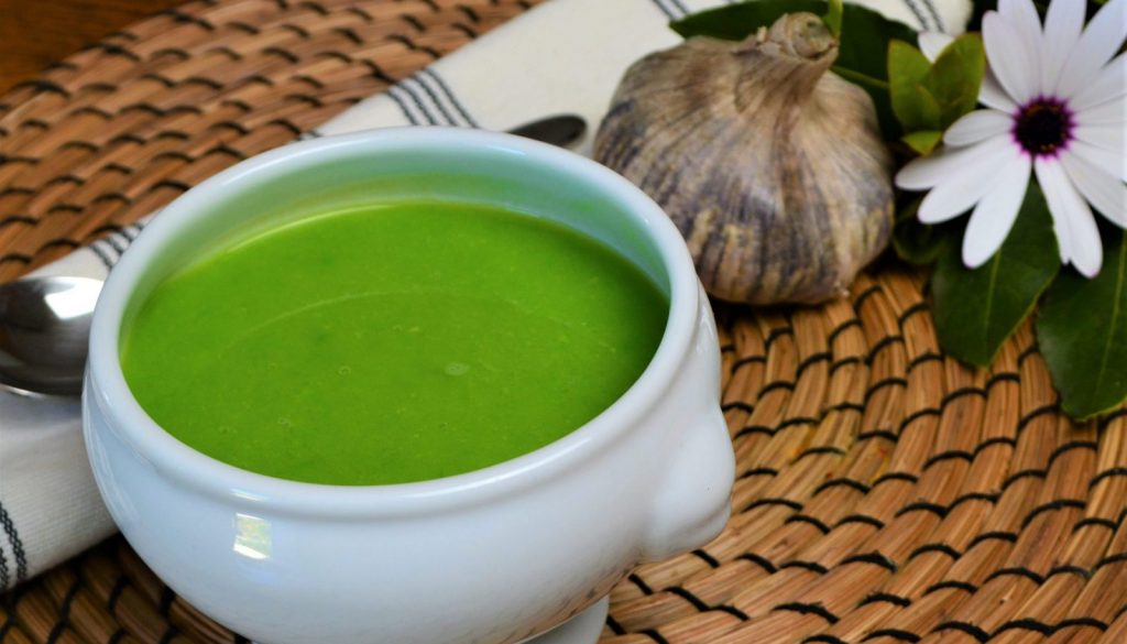 شوربة العدس الخفيفة الصحية