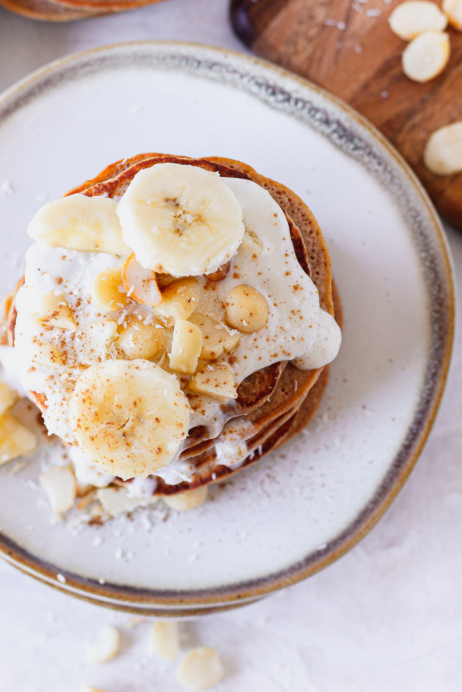 بان كيك الشوفان بالموز الصحي السريع للرياضيين