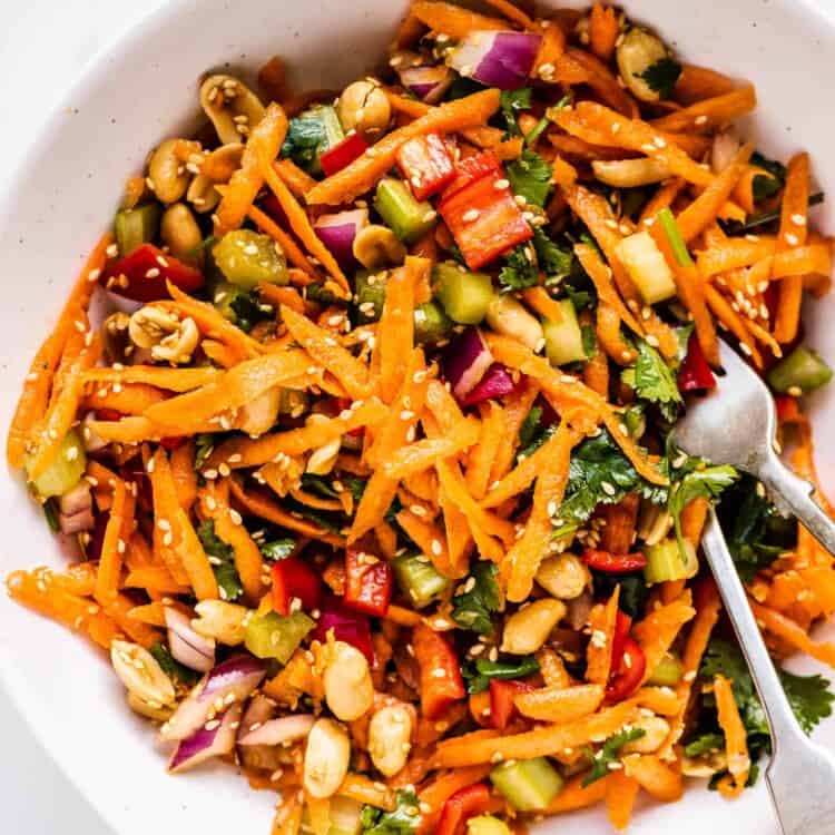 مزيج البرتقال والجزر المبشور مع الزنجبيل الصحي