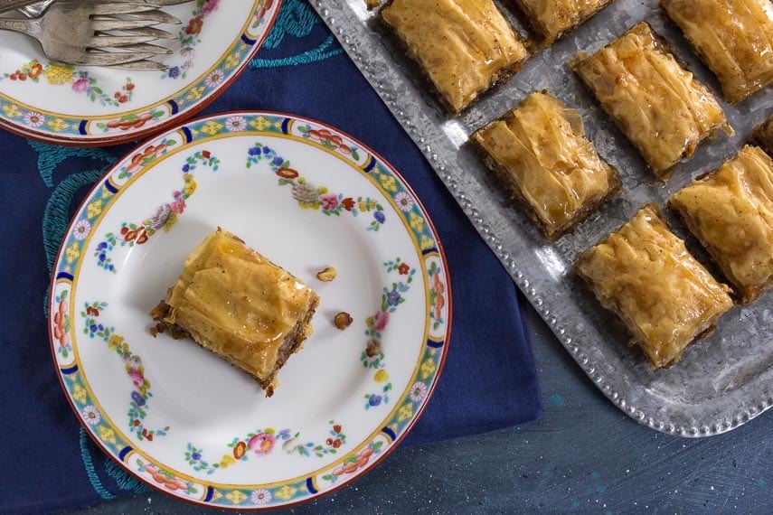 بقلاوة صحية بالفستق الخشن والعسل الطبيعي