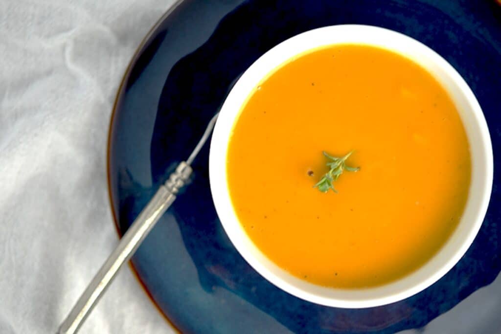 شوربة القرع مع الكمون والزنجبيل الصحية