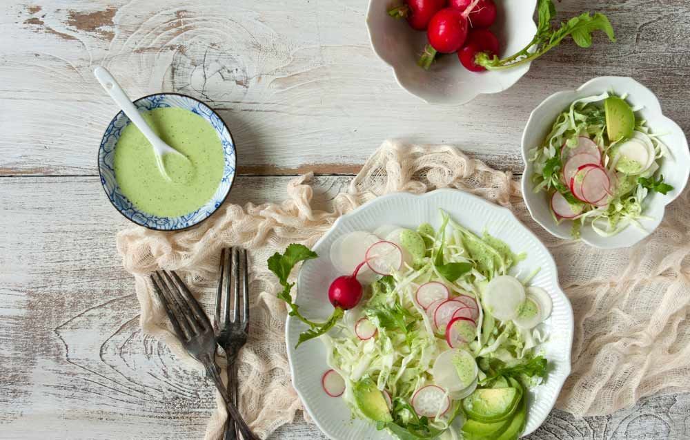 مقبلات الزعتر والزعتر الأخضر مع الزبادي الصحية