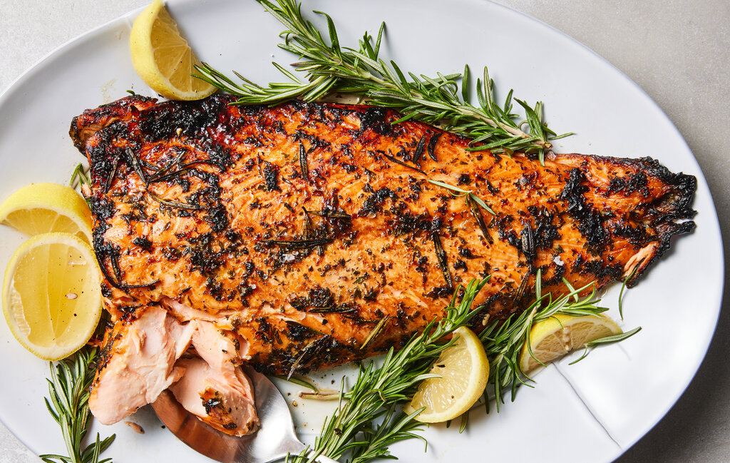 سمك مشوي بالزعتر والثوم