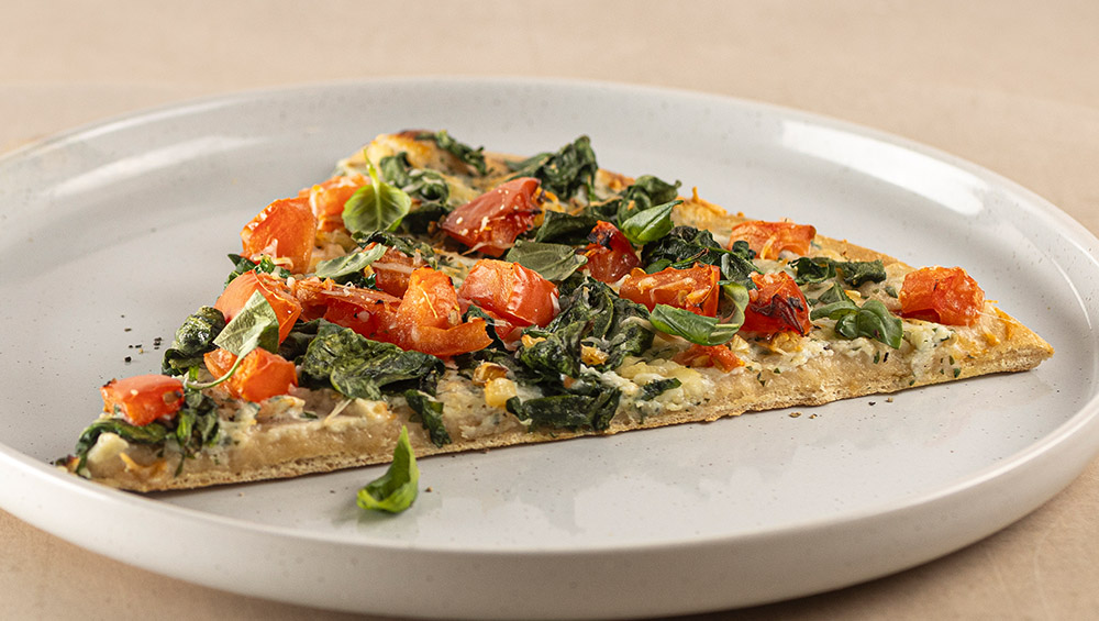 فطائر السبانخ والجبن قليل الدسم باستخدام دقيق القمح الكامل