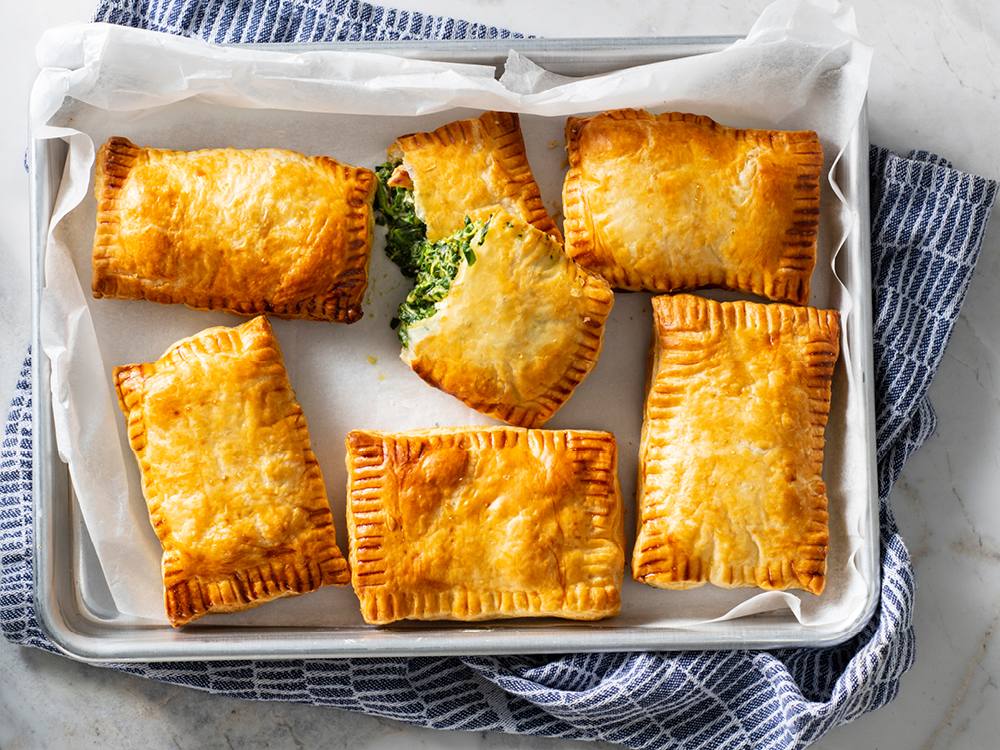 فطيرة السبانخ والجبن قليلة الدهون