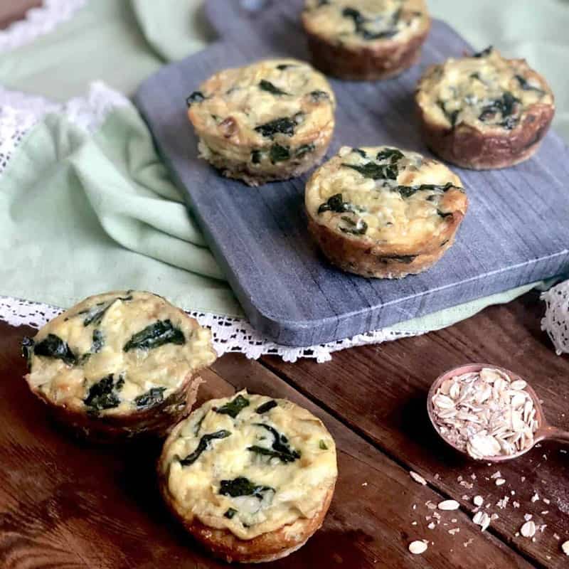 فطيرة السبانخ والجبن قليل الدسم في قشرة من الحبوب الكاملة