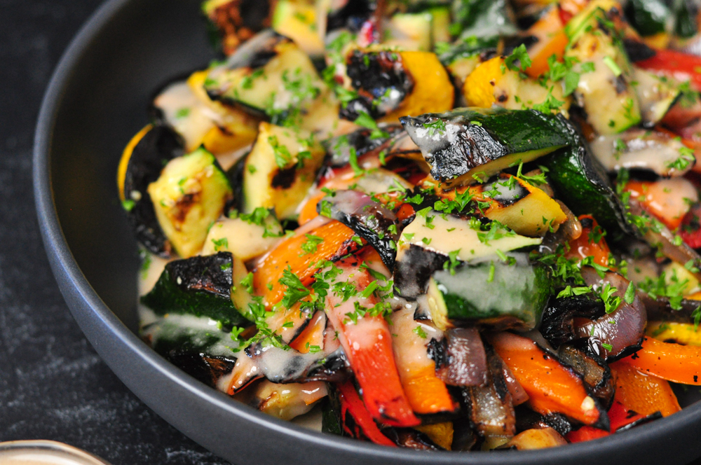 خضروات مشكلة مشوية بتتبيلة زيت الزيتون والليمون