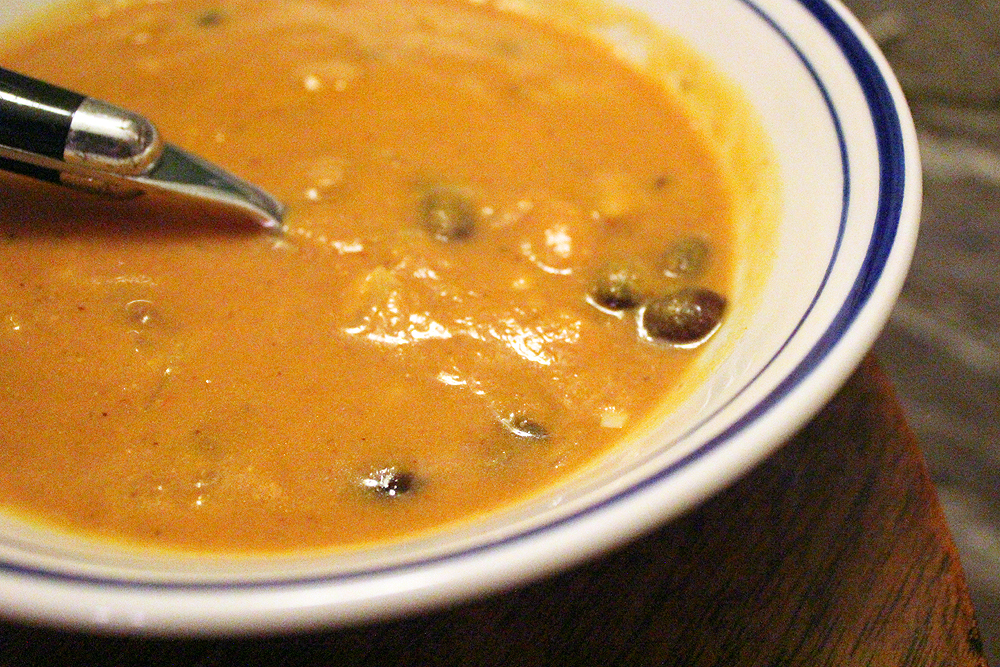 شوربة العدس الأحمر بالحلبة والكزبرة لمرضى السكري