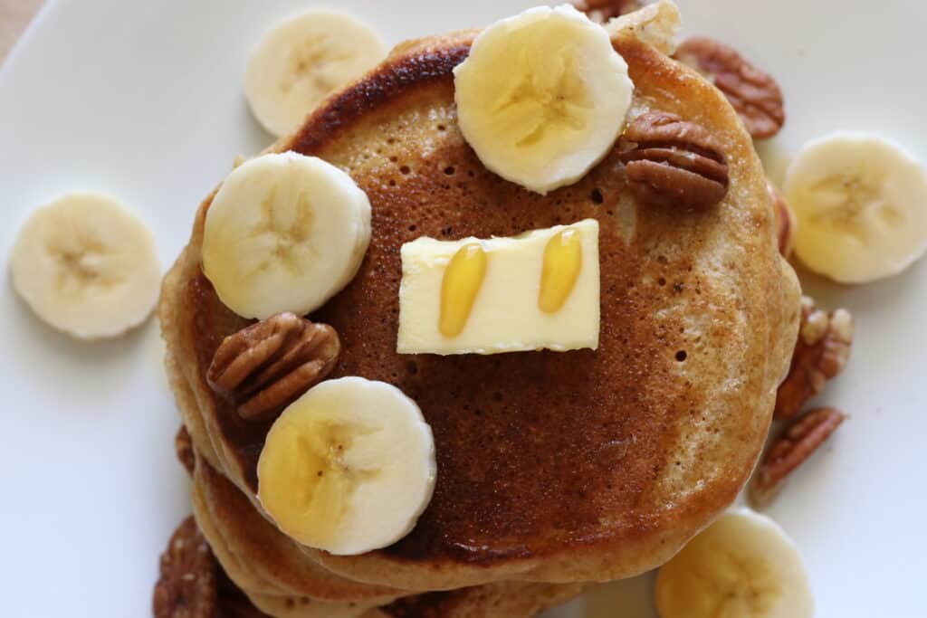 المسفوف بالتمر والمكسرات المشوية