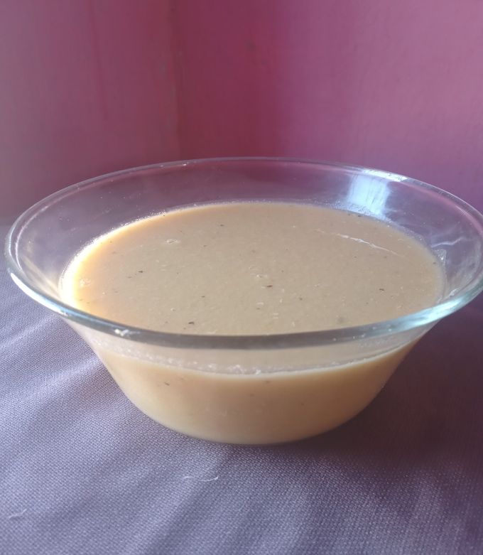 شوربة العدس السوداني مع الليمون والزعتر