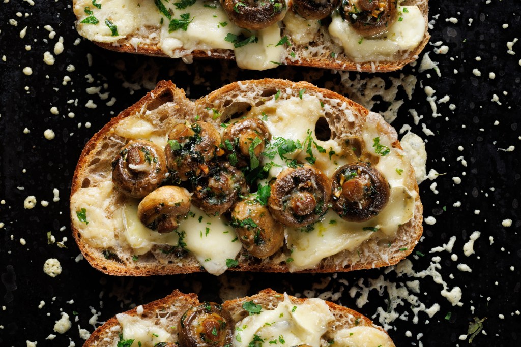 خبز كامل الحبة بزيت الزيتون والزعتر لمرضى السكري