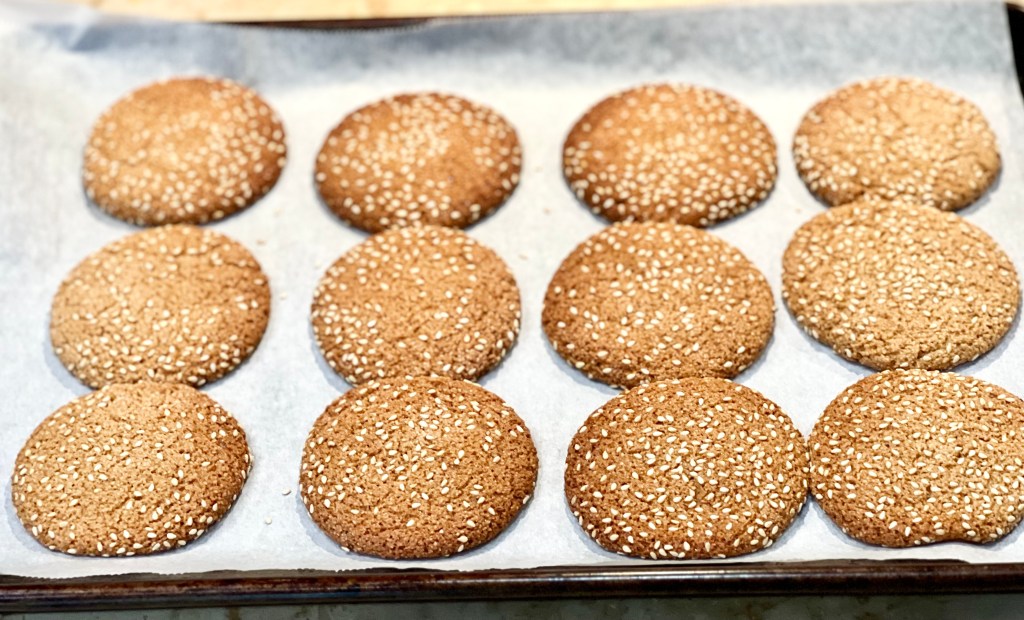 كعك الحبوب الكاملة مع الطحينية والعسل